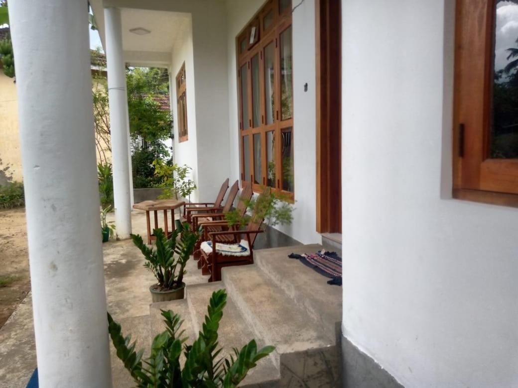 Alexandra Home For Foreign Tourists Only Gampola Buitenkant foto