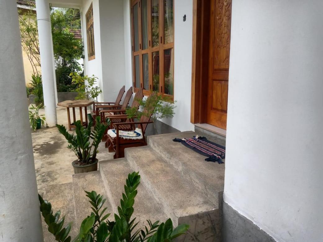 Alexandra Home For Foreign Tourists Only Gampola Buitenkant foto