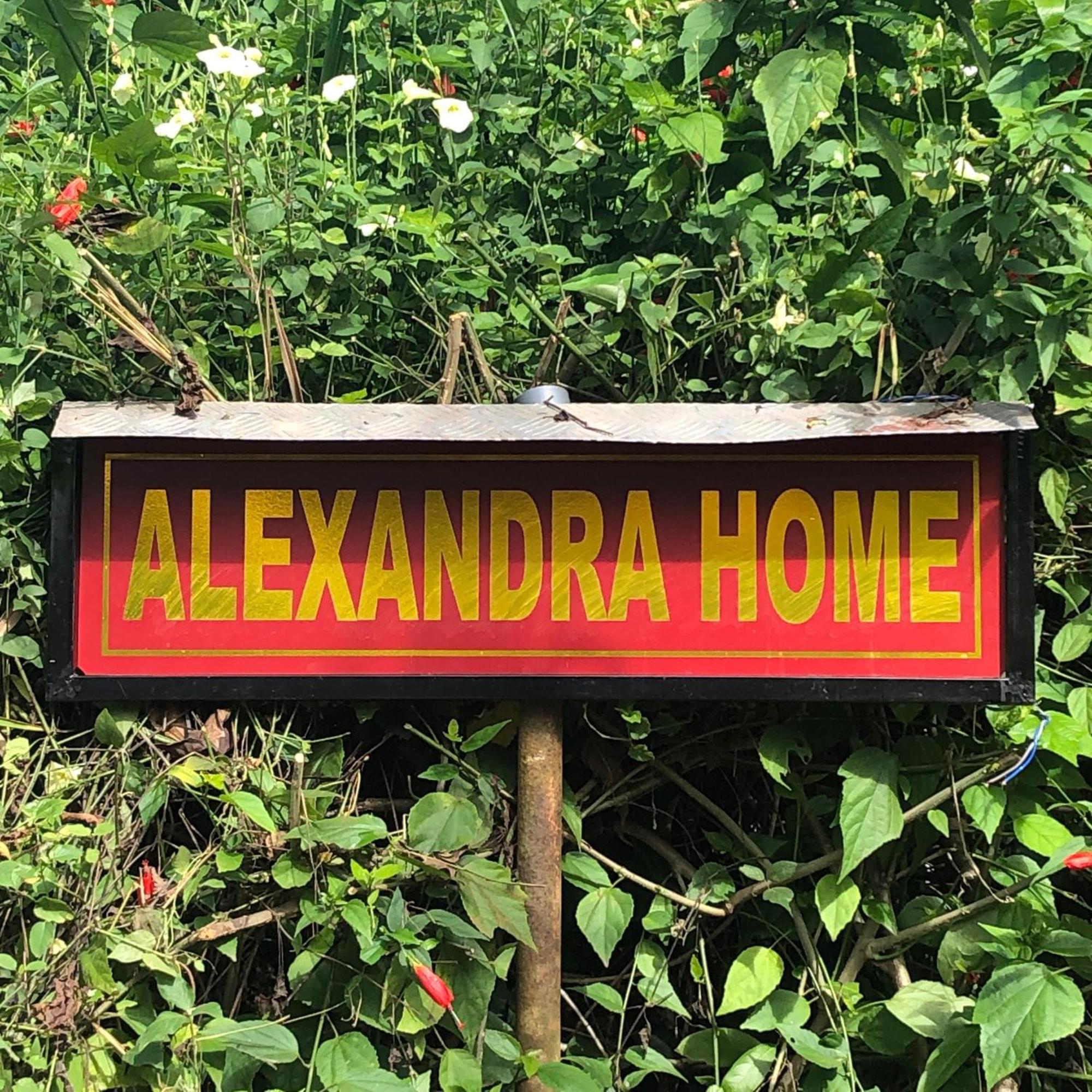 Alexandra Home For Foreign Tourists Only Gampola Buitenkant foto